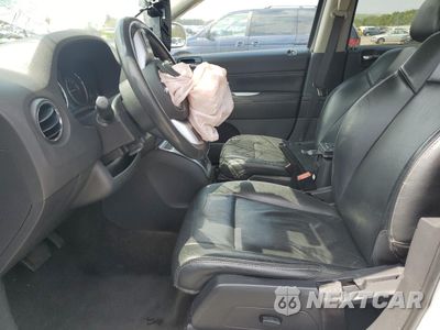 Zdjęcie 7 z 12 samochodu: 2016 JEEP COMPASS LATITUDE VIN:1C4NJDEB9GD639355 - miniatura