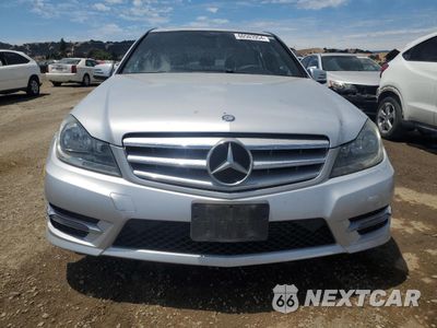 Piąte zdjęcie samochodu w środku: 2013 MERCEDES-BENZ C 250 VIN:WDDGF4HB8DR299853 - miniatura