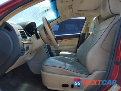 Zdjęcie 7 z 15 samochodu: 2010 LINCOLN MKZ VIN:3LNHL2JC2AR750625 - miniatura