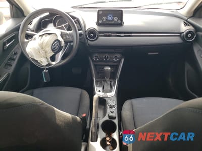 Zdjęcie 8 z 12 samochodu: 2016 TOYOTA SCION IA VIN:3MYDLBZV9GY130010 - miniatura