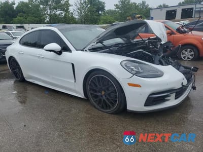 Czwarte zdjęcie samochodu z boku: 2017 PORSCHE PANAMERA 4S VIN:WP0AB2A7XHL122929 - miniatura
