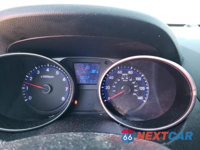 Zdjęcie 9 z 12 samochodu: 2011 HYUNDAI TUCSON GLS VIN:KM8JU3AC0BU229420 - miniatura