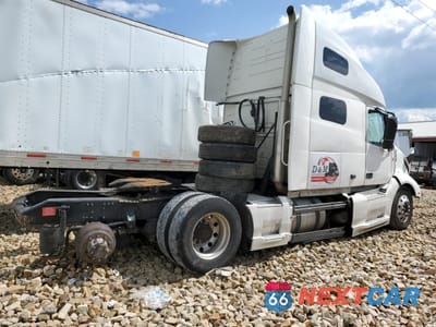 Czwarte zdjęcie samochodu z boku: 2019 VOLVO VN VNL VIN:4V4NC9EH8KN193587 - miniatura