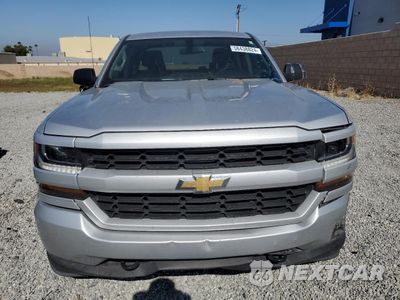 Piąte zdjęcie samochodu w środku: 2018 CHEVROLET SILVERADO C1500 CUSTOM VIN:1GCRCPEH4JZ273395 - miniatura