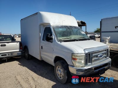 Czwarte zdjęcie samochodu z boku: 2013 FORD ECONOLINE E350 SUPER DUTY CUTAWAY VAN VIN:1FDWE3FL5DDA62714 - miniatura