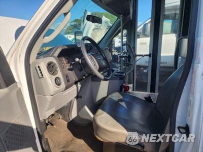 Zdjęcie 6 z 11 samochodu: 2013 FORD ECONOLINE E450 SUPER DUTY CUTAWAY VAN VIN:1FDFE4FS1DDA83864 - miniatura