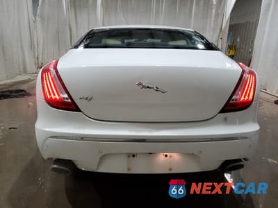 Zdjęcie 6 z 12 samochodu: 2011 JAGUAR XJ VIN:SAJWA1CB6BLV04808 - miniatura
