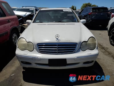 Piąte zdjęcie samochodu w środku: 2001 MERCEDES-BENZ C 320 VIN:WDBRF64J01F087200 - miniatura