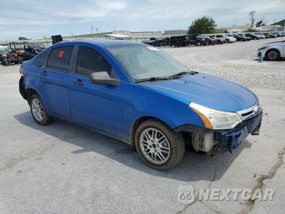 Czwarte zdjęcie samochodu z boku: 2010 FORD FOCUS SE VIN:1FAHP3FN9AW106213 - miniatura