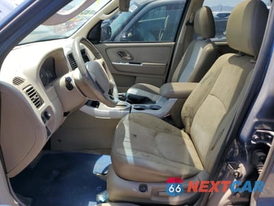 Zdjęcie 7 z 13 samochodu: 2005 MERCURY MARINER VIN:4M2YU56145DJ15201 - miniatura