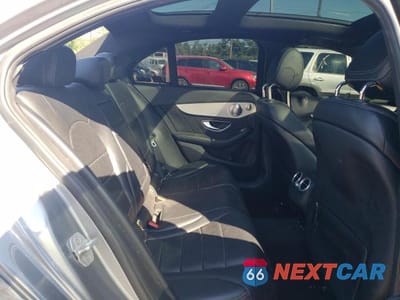 Zdjęcie 10 z 12 samochodu: 2015 MERCEDES-BENZ C 300 4MATIC VIN:55SWF4KB0FU075501 - miniatura