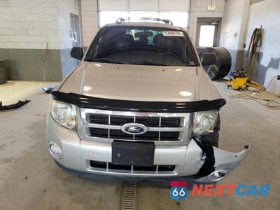 Piąte zdjęcie samochodu w środku: 2011 FORD ESCAPE XLT VIN:1FMCU9D77BKC36421 - miniatura