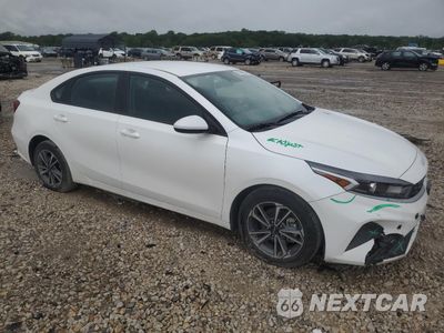 Czwarte zdjęcie samochodu z boku: 2023 KIA FORTE LX VIN:3KPF24AD6PE565870 - miniatura