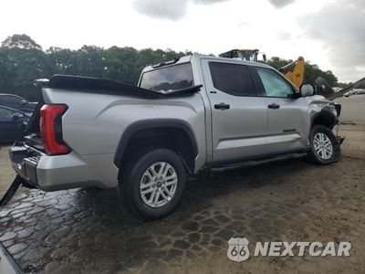 Trzecie zdjęcie samochodu z tyłu: 2022 TOYOTA TUNDRA CREWMAX SR VIN:5TFLA5DB0NX032786 - miniatura