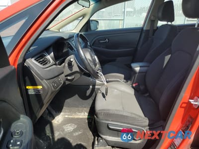 Zdjęcie 7 z 13 samochodu: 2014 KIA RONDO VIN:KNAHT8A32E7058334 - miniatura