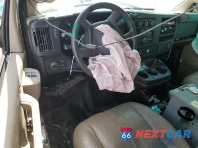 Zdjęcie 8 z 14 samochodu: 2017 CHEVROLET EXPRESS G2500 VIN:1GCWGAFF7H1339156 - miniatura