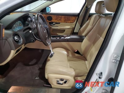 Zdjęcie 7 z 12 samochodu: 2011 JAGUAR XJ VIN:SAJWA1CB6BLV04808 - miniatura