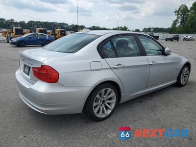 Trzecie zdjęcie samochodu z tyłu: 2011 BMW 328 XI VIN:WBAPK7C51BA771795 - miniatura