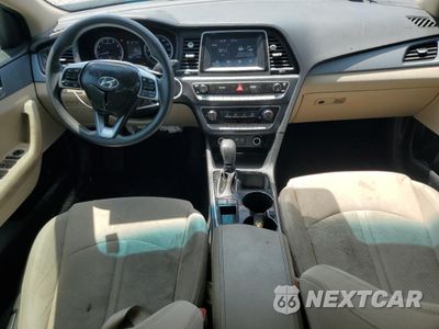 Zdjęcie 8 z 12 samochodu: 2019 HYUNDAI SONATA SE VIN:5NPE24AF5KH768153 - miniatura