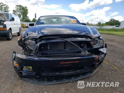 Piąte zdjęcie samochodu w środku: 2014 FORD MUSTANG VIN:1ZVBP8AM8E5325796 - miniatura