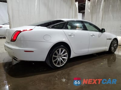 Trzecie zdjęcie samochodu z tyłu: 2011 JAGUAR XJ VIN:SAJWA1CB6BLV04808 - miniatura