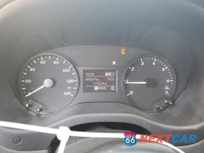 Zdjęcie 9 z 13 samochodu: 2016 MERCEDES BENZ METRIS VIN:WD4PG2EE2G3162673 - miniatura