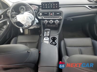 Zdjęcie 8 z 14 samochodu: 2023 GENESIS G70 BASE VIN:KMTG34TA3PU129713 - miniatura