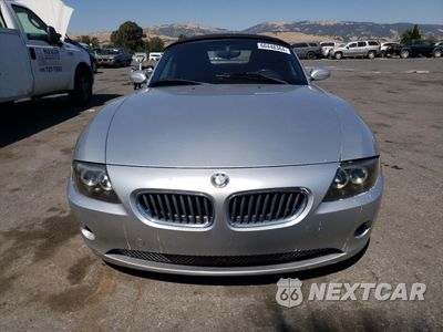 Piąte zdjęcie samochodu w środku: 2003 BMW Z4 2.5 VIN:4USBT33413LS46942 - miniatura
