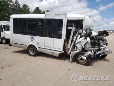 Czwarte zdjęcie samochodu z boku: 2009 FORD ECONOLINE E450 SUPER DUTY CUTAWAY VAN VIN:1FDFE45S39DA88394 - miniatura
