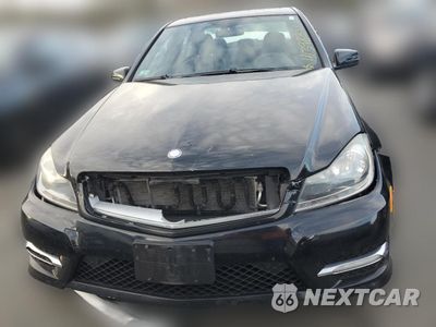 Piąte zdjęcie samochodu w środku: 2013 MERCEDES-BENZ C 300 4MATIC VIN:WDDGF8AB1DR260376 - miniatura