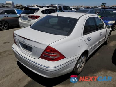 Trzecie zdjęcie samochodu z tyłu: 2001 MERCEDES-BENZ C 320 VIN:WDBRF64J01F087200 - miniatura