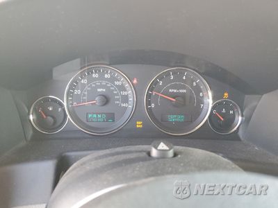 Zdjęcie 9 z 13 samochodu: 2007 JEEP COMMANDER LIMITED VIN:1J8HH58P07C519108 - miniatura