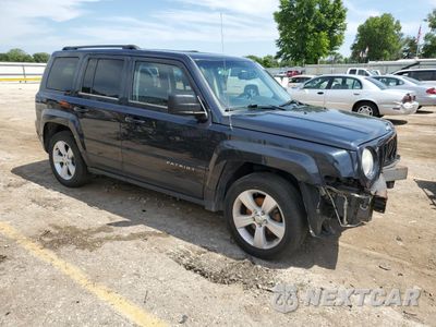 Czwarte zdjęcie samochodu z boku: 2014 JEEP PATRIOT LATITUDE VIN:1C4NJPFB0ED522275 - miniatura