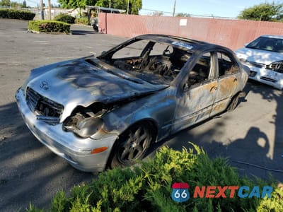 2001 MERCEDES-BENZ C 240 WDBRF61J81F084565 - główne zdjęcie licytacji z USA - miniatura