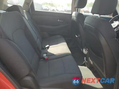 Zdjęcie 10 z 13 samochodu: 2014 KIA RONDO VIN:KNAHT8A32E7058334 - miniatura