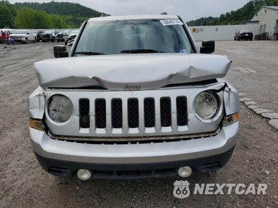 Piąte zdjęcie samochodu w środku: 2011 JEEP PATRIOT SPORT VIN:1J4NF1GB8BD122046 - miniatura