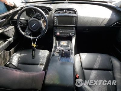 Zdjęcie 8 z 12 samochodu: 2018 JAGU XE VIN:SAJAR4FX9JCP39245 - miniatura