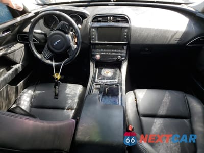 Zdjęcie 8 z 14 samochodu: 2018 JAGUAR XE VIN:SAJAR4FX9JCP39245 - miniatura