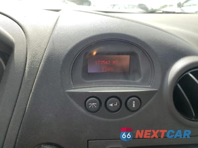 Zdjęcie 9 z 13 samochodu: 2004 PONTIAC GRAND PRIX GT VIN:2G2WP522141259449 - miniatura