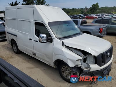 Czwarte zdjęcie samochodu z boku: 2015 NISSAN NV 2500 VIN:1N6AF0LYXFN802875 - miniatura