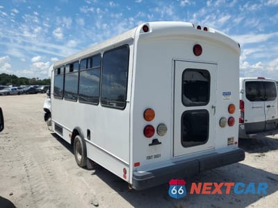 Trzecie zdjęcie samochodu z tyłu: 2018 FORD ECONOLINE E450 SUPER DUTY CUTAWAY VAN VIN:1FDFE4FS0KDC03215 - miniatura