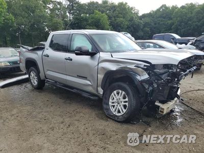 Czwarte zdjęcie samochodu z boku: 2022 TOYOTA TUNDRA CREWMAX SR VIN:5TFLA5DB0NX032786 - miniatura