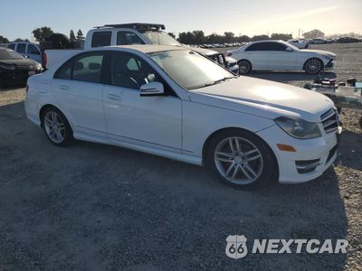 Czwarte zdjęcie samochodu z boku: 2014 MERCEDES-BENZ C 250 VIN:WDDGF4HB2ER310671 - miniatura