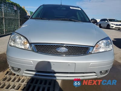 Piąte zdjęcie samochodu w środku: 2006 FORD FOCUS ZX4 VIN:1FAFP34N26W139281 - miniatura