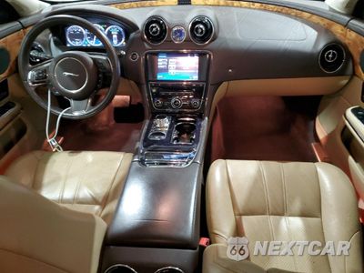 Zdjęcie 8 z 12 samochodu: 2011 JAGUAR XJ VIN:SAJWA1CB6BLV04808 - miniatura
