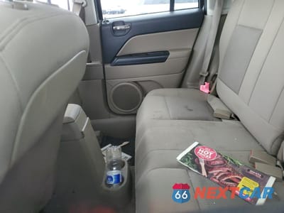 Zdjęcie 10 z 13 samochodu: 2010 JEEP COMPASS SPORT VIN:1J4NF4FB7AD547484 - miniatura