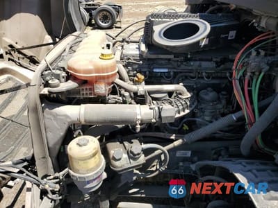 Zdjęcie 7 z 10 samochodu: 2019 FREIGHTLINER CASCADIA 126 VIN:3AKJHHDR1KSGC6058 - miniatura