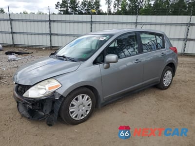 2008 NISSAN VERSA S 3N1BC13E38L370972 - główne zdjęcie licytacji z USA - miniatura