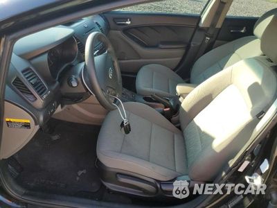 Zdjęcie 7 z 12 samochodu: 2016 KIA FORTE LX VIN:KNAFK4A67G5521788 - miniatura