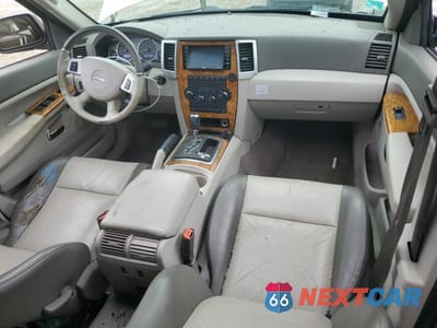 Zdjęcie 8 z 13 samochodu: 2008 JEEP GRAND CHEROKEE LIMITED VIN:1J8HR58288C116657 - miniatura